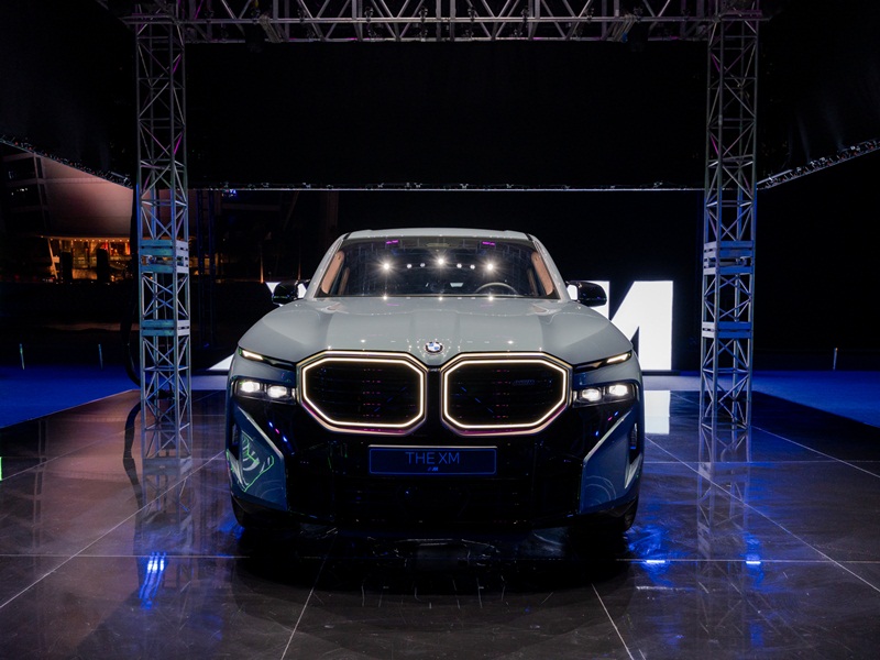 مجموعة BMW تطرح سيارةBMW XM  للمرّة الأولى على الإطلاق في منطقة الشرق الأوسط